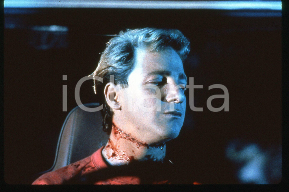 35mm vintage slide* 1989 CINEMA "Hellgate" - Ron PALILLO, Abigail WOLCOTT (27)  Diapositiva d'epoca, in formato 35 mm.CONDIZIONI: GOODE' severamente vietata la riproduzione. Tutti i diritti sono riservati.Nella diapositiva ICharta mette in vendita, sul negozio eBay e in esclusiva sul sito "icharta" il proprio archivio composto da numerose diapositive e negativi fotografici d'epoca, tutti originali e autentici, che attraversano la storia del costume italiano tra gli la fine degli anni Sessanta e Novanta.Si tratta di uno sguardo inedito sull'attualit&agrave;, la politica, la vita quotidiana, il gossip e la cultura, che fotografa il cambiamento della nazione in quest'ultimo scorcio del XX secolo. Un'occasione unica per il mercato del collezionismo, che vede finalmente disponibile un archivio eccezionale per vastit&agrave;, tematiche e condizioni, in un settore (il negativo fotografico e la diapositiva) di assoluta novit&agrave; e dalle interessanti prospettive di investimento. GOOD/buono   originale e autentica 1