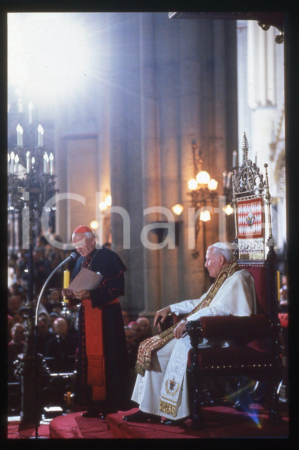 35mm vintage slide* 1994 Zagreb Cathedral, Giovanni Paolo II, Archbishop  Diapositiva d'epoca, in formato 35 mm.CONDIZIONI: GOODE' severamente vietata la riproduzione. Tutti i diritti sono riservati.Nella diapositiva ICharta mette in vendita, sul negozio eBay e in esclusiva sul sito "icharta" il proprio archivio composto da numerose diapositive e negativi fotografici d'epoca, tutti originali e autentici, che attraversano la storia del costume italiano tra gli la fine degli anni Sessanta e Novanta.Si tratta di uno sguardo inedito sull'attualit&agrave;, la politica, la vita quotidiana, il gossip e la cultura, che fotografa il cambiamento della nazione in quest'ultimo scorcio del XX secolo. Un'occasione unica per il mercato del collezionismo, che vede finalmente disponibile un archivio eccezionale per vastit&agrave;, tematiche e condizioni, in un settore (il negativo fotografico e la diapositiva) di assoluta novit&agrave; e dalle interessanti prospettive di investimento.  FAIR/discreto   originale e autentica 1