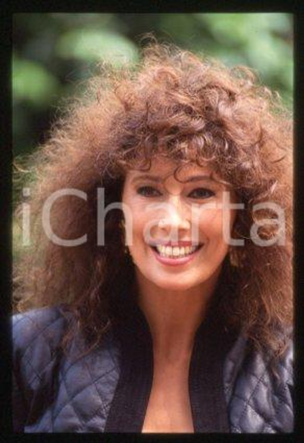 35mm vintage slide *1990 ca CINEMA Luisa KULIOK Actress (43)  Diapositiva d'epoca, in formato 35 mm.CONDIZIONI: GOODE' severamente vietata la riproduzione. Tutti i diritti sono riservati.Nella diapositiva ICharta mette in vendita, sul negozio eBay e in esclusiva sul sito "icharta" il proprio archivio composto da numerose diapositive e negativi fotografici d'epoca, tutti originali e autentici, che attraversano la storia del costume italiano tra gli la fine degli anni Sessanta e Novanta.Si tratta di uno sguardo inedito sull'attualit&agrave;, la politica, la vita quotidiana, il gossip e la cultura, che fotografa il cambiamento della nazione in quest'ultimo scorcio del XX secolo. Un'occasione unica per il mercato del collezionismo, che vede finalmente disponibile un archivio eccezionale per vastit&agrave;, tematiche e condizioni, in un settore (il negativo fotografico e la diapositiva) di assoluta novit&agrave; e dalle interessanti prospettive di investimento.   GOOD/buono   originale e autentica 1