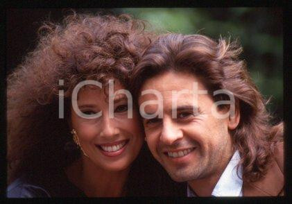 35mm vintage slide* 1990 ca CINEMA Luisa KULIOK Osvaldo LAPORT MILAGROS (1)  Diapositiva d'epoca, in formato 35 mm.CONDIZIONI: GOODE' severamente vietata la riproduzione. Tutti i diritti sono riservati.Nella diapositiva ICharta mette in vendita, sul negozio eBay e in esclusiva sul sito "icharta" il proprio archivio composto da numerose diapositive e negativi fotografici d'epoca, tutti originali e autentici, che attraversano la storia del costume italiano tra gli la fine degli anni Sessanta e Novanta.Si tratta di uno sguardo inedito sull'attualit&agrave;, la politica, la vita quotidiana, il gossip e la cultura, che fotografa il cambiamento della nazione in quest'ultimo scorcio del XX secolo. Un'occasione unica per il mercato del collezionismo, che vede finalmente disponibile un archivio eccezionale per vastit&agrave;, tematiche e condizioni, in un settore (il negativo fotografico e la diapositiva) di assoluta novit&agrave; e dalle interessanti prospettive di investimento.  GOOD/buono   originale e autentica 1