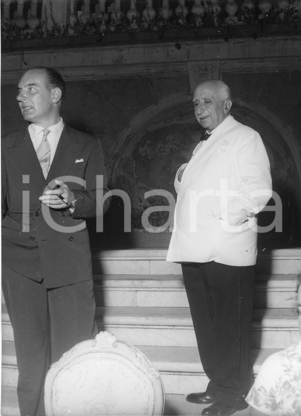 1952 SANTA MARGHERITA LIGURE Hotel Imperiale - Serata concorso di bellezza *Foto 1952Fotografia vintage rara d'epoca.Timbro archivio Publifoto Genova al verso.FORMATO: 18x24 cm CONDIZIONI: G (minimi difetti di stampa)ICHARTA mette in vendita le stampe vintage della collezione Publifoto Genova, per la maggior parte inedita o in tiratura di pochi esemplari. Si tratta di un'ottima opportunit&agrave; di investimento per i collezionisti di fotografie d'epoca.    originale e autentica 1