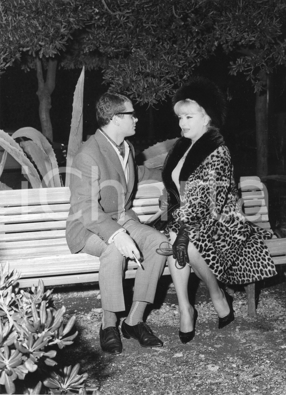 Fotografia d epoca originale 1961 GENOVA Attrice trans COCCINELLE Jacqueline DUFRESNOY con Francis BONNET 1 1