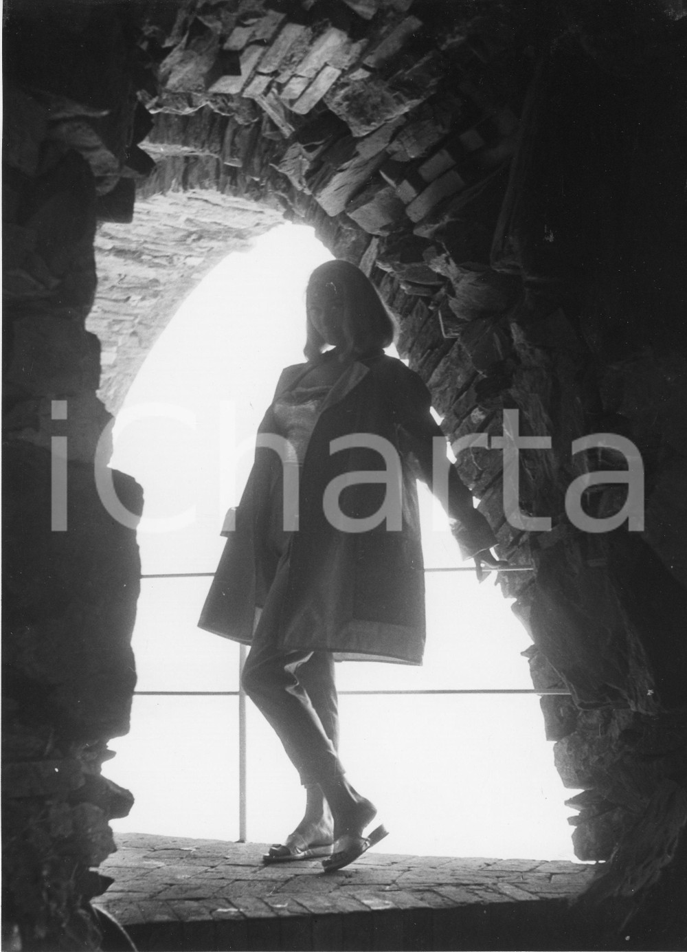 Fotografia d epoca originale 1958 RAPALLO Attrice Dorian GRAY sul lungomare  Fotografia 18x24 cm 1