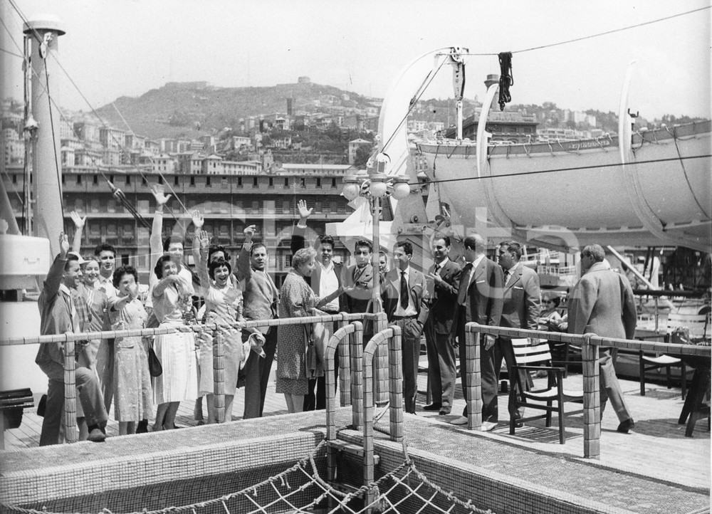 Fotografia d epoca originale 1958 GENOVA TEATRO Partenza Compagnia DUSE per il Sudamerica 5 Foto 24x18 1