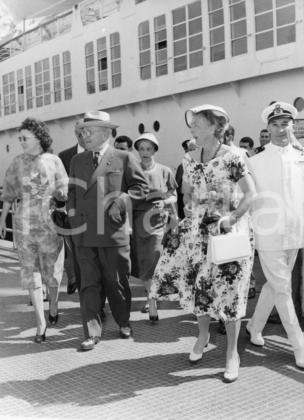Fotografia d epoca originale 1958 GENOVA Arrivo ex presidente Harry TRUMAN con la moglie Elizabeth 1 Foto 1