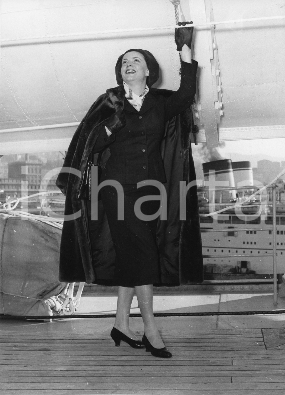 Fotografia d epoca originale 1958 GENOVA T/N Cristoforo Colombo  Soprano Marcella POBBE in partenza 1 Foto 1