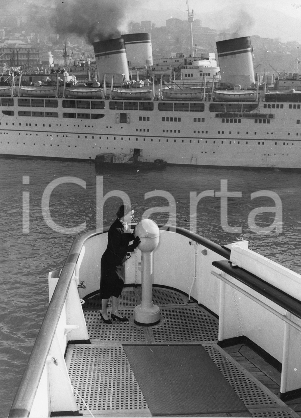 Fotografia d epoca originale 1958 GENOVA T/N Cristoforo Colombo  Soprano Marcella POBBE in partenza 2 Foto 1