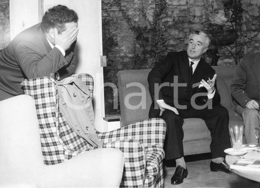 Fotografia d epoca originale 1958 CAMOGLI Folco LULLI e Vittorio DE SICA in attesa delle riprese 1 Foto 1