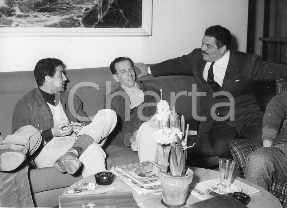 Fotografia d epoca originale 1958 CAMOGLI Operatore Duccio TESSARI e Folco LULLI in attesa delle riprese FOTO 1