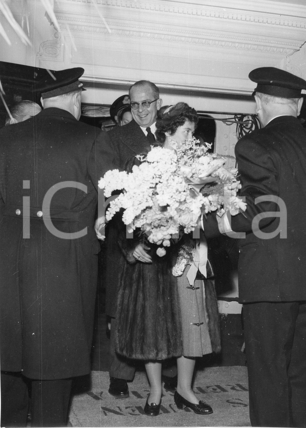 Fotografia d epoca originale 1955 GENOVA Stazione ferroviaria  Arrivo Reali di Grecia  Foto 18x24 cm 3 1