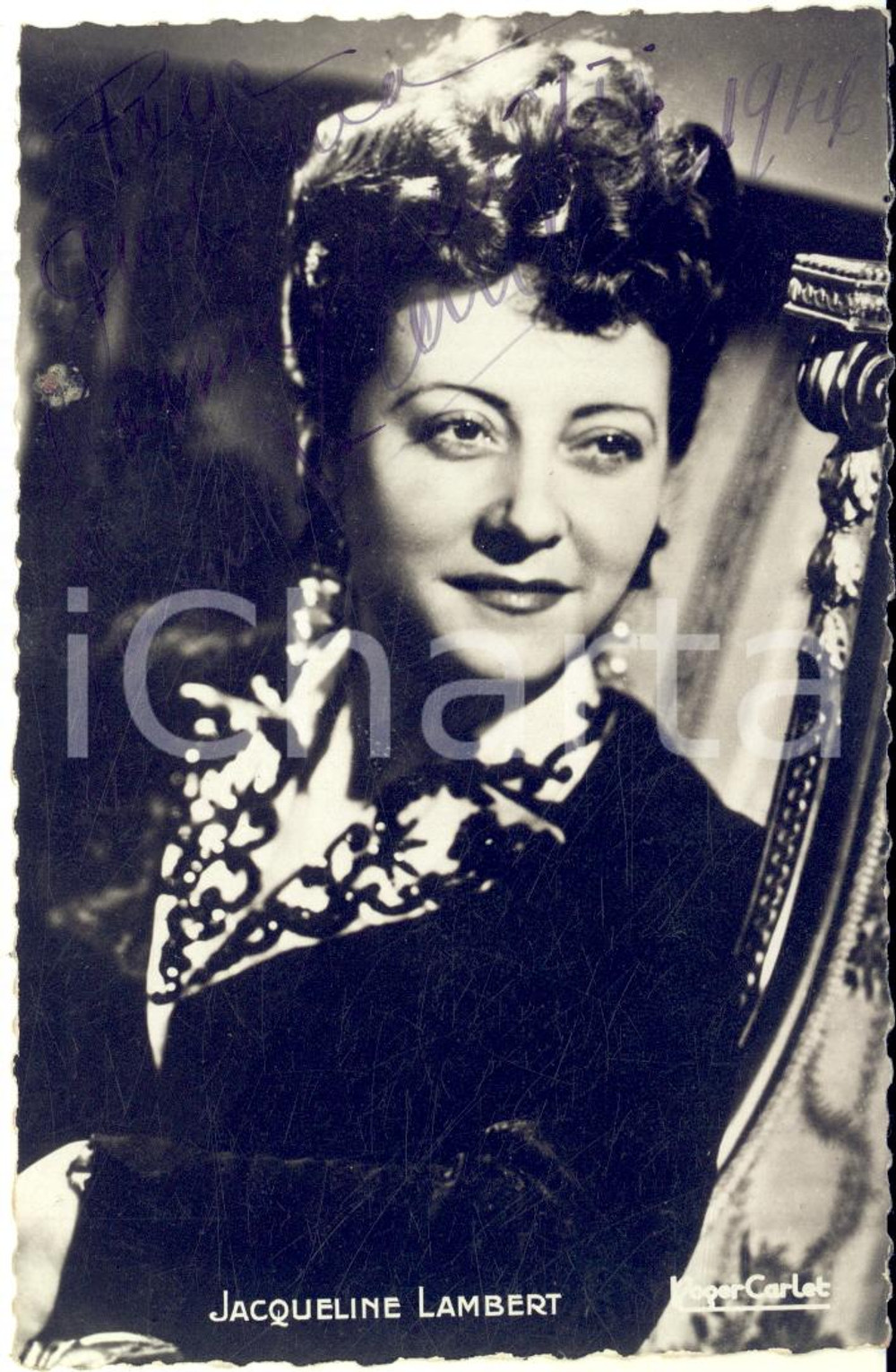1946 BRUXELLES Jacqueline LAMBERT - AUTOGRAFO su foto seriale CARLET 9x14 cm  Fotografia seriale, in formato cartolina postale, con dedica autografa.CONDIZIONI: GFORMATO: 9x14 cm    originale e autentica 1