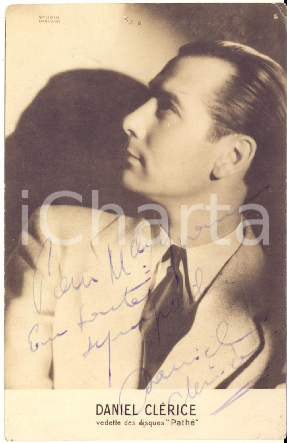 1945 ca Cantante Daniel CLERICE - AUTOGRAFO su fotocartolina seriale 9x14 cm  Fotografia seriale in formato cartolina postale, con dedica autografa.CONDIZIONI: POOR (piccole piegature angolari e fori di affissione al margine superiore e inferiore)FORMATO: 9x14 cm    originale e autentica 1