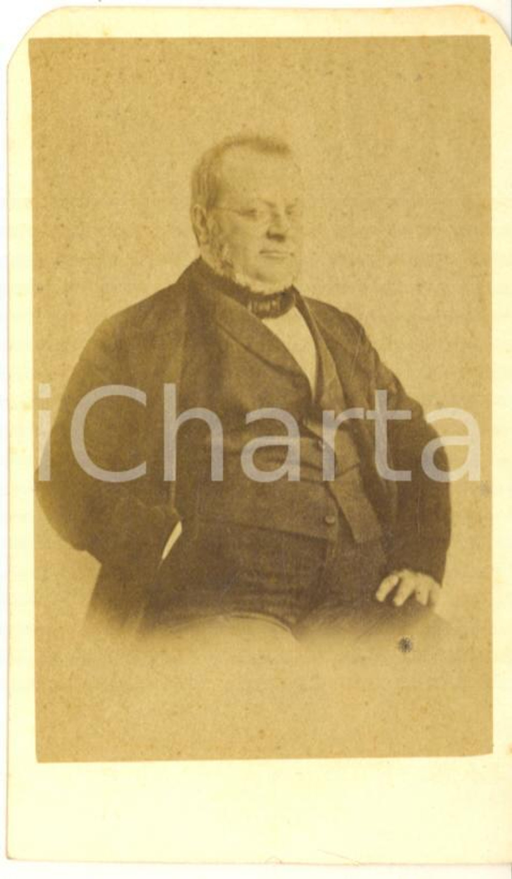 1860 RISORGIMENTO Ritratto di Camillo BENSO Conte di CAVOUR - Foto CDV  Fotografia originale d'epoca.CONDIZIONI: G (margini superiori arrontondati per l'inserimento in un album)FORMATO: CDV    originale e autentica 1