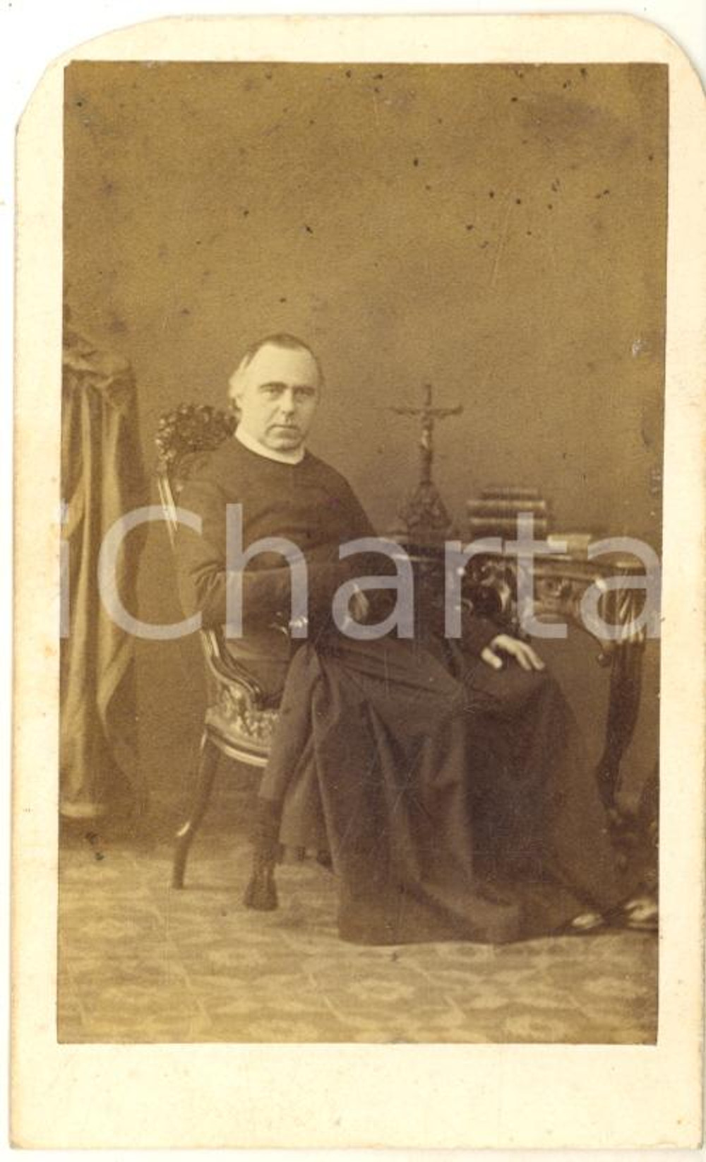 1870 ca BRUXELLES Portrait du Doyen de SAINTE GUDULE - Photo CDV F. DERON  Fotografia originale d'epoca, che ritrae mons. Verstraeten (?), rettore della cattedrale di Bruxelles.CONDIZIONI: POOR (puntinature al margine superiore; angoli arrotondati per l'inserimento in un album)FOTOGRAFO: F. Deron - BruxellesFORMATO: CDV    originale e autentica 1