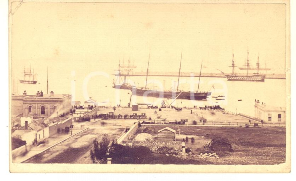 1870 ca DUN LAOGHAIRE Harbour - Royal Yacht, Bk Prince - Photo H. D. BROWN  Fotografia originale d'epoca, che reca al verso la didascalia: "Kingstown Harbour - Royal Yacht, Bk Prince, Liverpool, R. George".CONDIZIONI: G (ma piccola piegatura angolare)FOTOGRAFO: H. D. Brown - Kingstown (attuale Dun Laoghaire, Ireland)FORMATO: CDV    originale e autentica 1