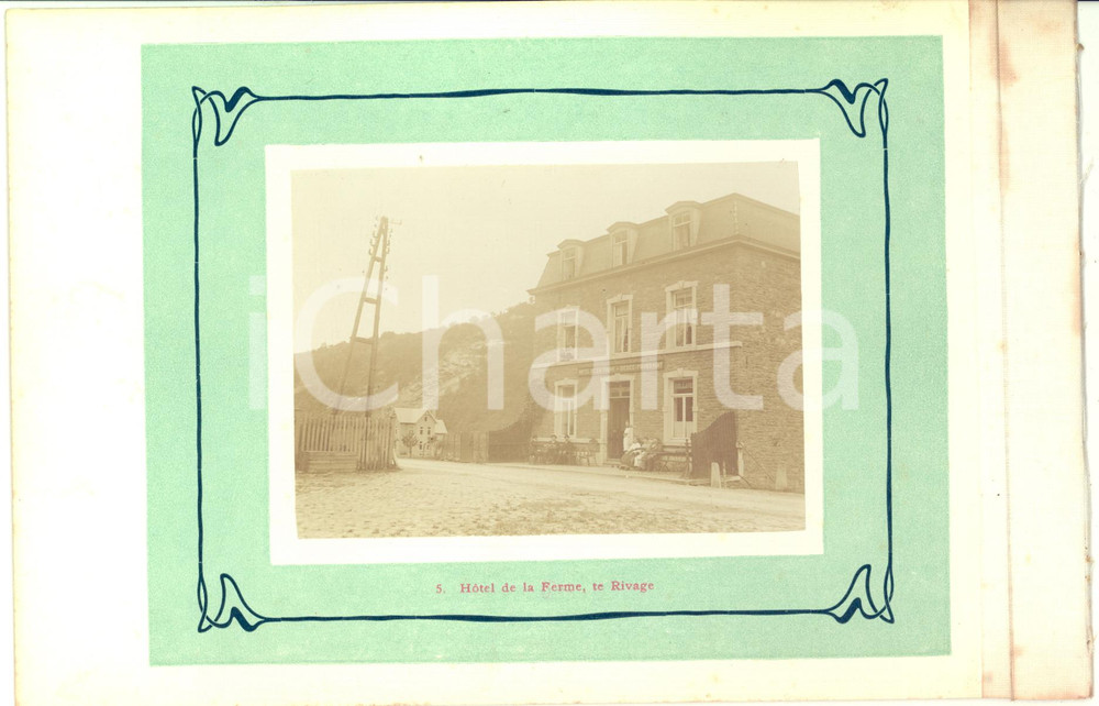 1910 ca RIVAGE (BELGIUM) Hotel de la Ferme - Degee - Toussaint FOTO RARA ANIMATA  Fotografia originale d'epoca.La fotografia &egrave; montata su cartoncino rigido, con margine telato, poich&eacute; era parte di un album o serie.Didascalia originale: "5. Hotel de la Ferme, te Rivage".CONDIZIONI: G (ma macchie di umidit&agrave; sul margine telato)FORMATO: 23x15 cm (cartoncino); 11x8 cm (fotografia)    originale e autentica 1