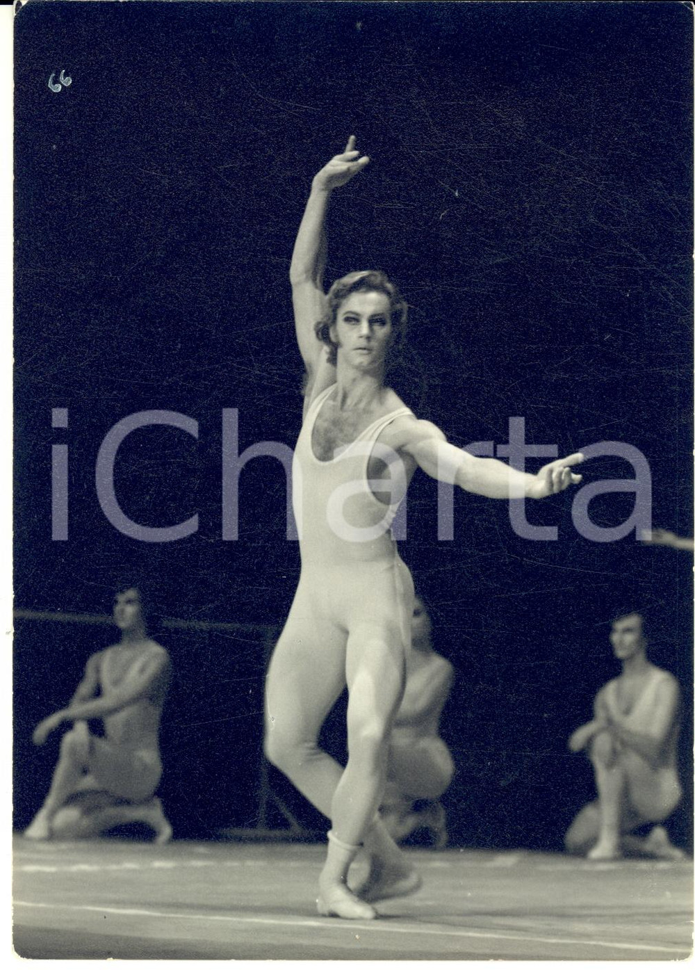 1960 ca BRUXELLES Ballets Modernes - Un spectacle (1) - Photo VERHASSEL 13x18 cm  Fotografia d'epoca, che reca al verso il timbro del fotografo.FOTOGRAFO: Verhassel - BruxellesCONDIZIONI: G (lievi fioriture al verso)FORMATO: 13x18 cm     originale e autentica 1