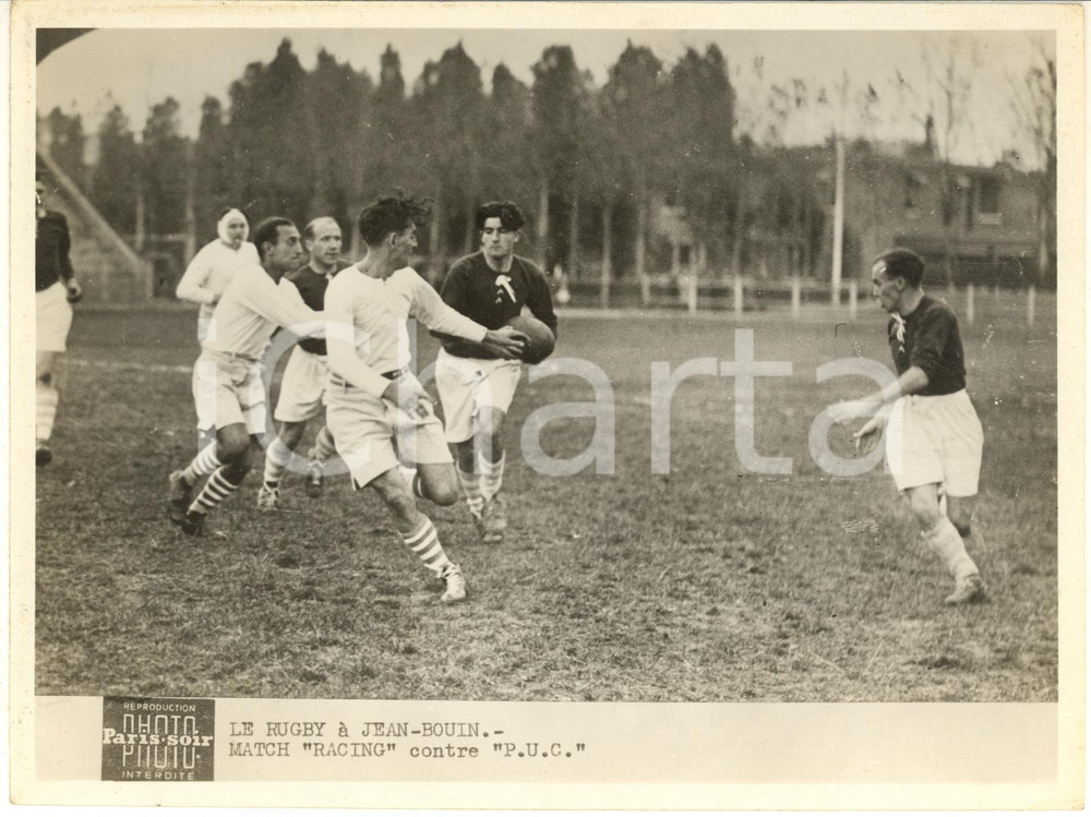 1945 ca RUGBY PARIS Stade Jean-Bouin - Match Racing-P.U.C. - Photo 20x15 cm  Fotografia d'epoca, dell'agenzia Paris-Soir.CONDIZIONI: G (minime macchie superficiali)FORMATO: 20x15 cm     originale e autentica 1