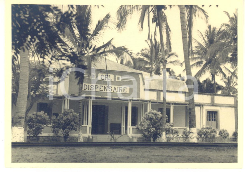 1950 ca KALEMIE / ALBERTVILLE (CONGO) Vue du Dispensaire CFL - Photo 15x11 cm Fotografia originale d'epoca, stampata su carta pesante.CONDIZIONI: GFORMATO: 15x11 cm    originale e autentica 1
