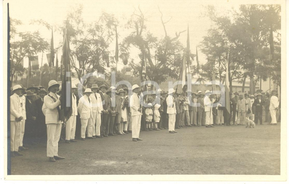 1927-28 ELISABETHVILLE (CONGO BELGE) Cérémonie patriotique (3) Photo L. GABRIEL Fotografia originale d'epoca, in formato cartolina postale.FOTOGRAFO: L&eacute;opold Gabriel - ElisabethvilleFORMATO: 14x9 cmCONDIZIONI: G (ma residui cartacei al verso)    originale e autentica 1
