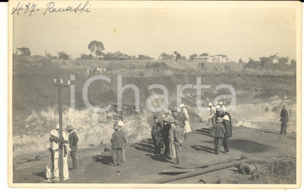 1928 CONGO BELGE Roi Albert Ier visite mines du KATANGA *Photo L. GABRIEL 487 Fotografia originale d'epoca, scattata durante la visita dei sovrani Alberto I ed Elisabetta del Belgio in Congo.FOTOGRAFO: Léopold Gabriel  GOOD/buono ma minima macchia centrale Formato: 14x9 cm originale e autentica 1