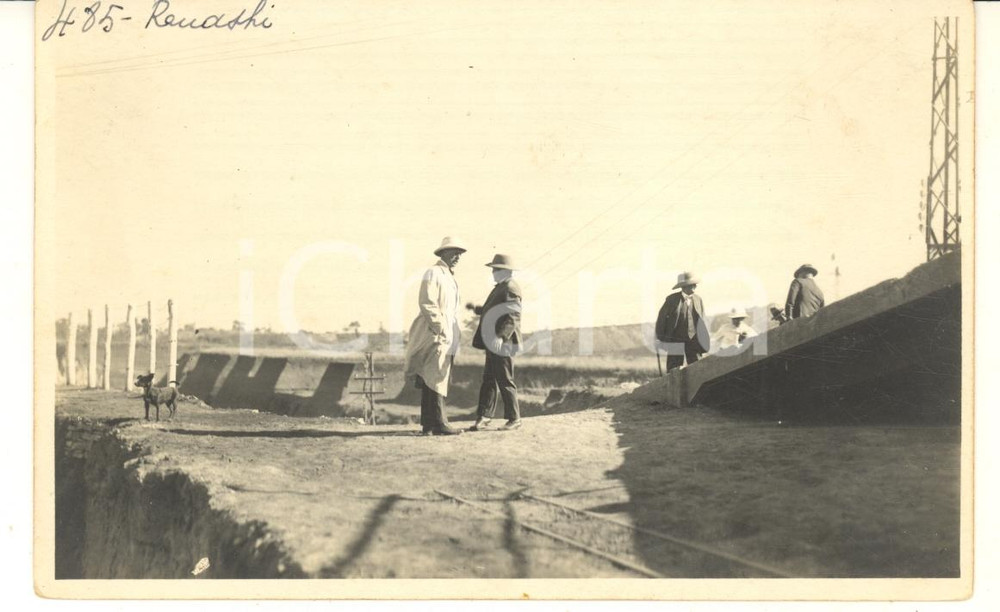 1928 CONGO BELGE Roi Albert Ier visite mines du KATANGA (6) Photo L. GABRIEL Fotografia originale d'epoca, scattata durante la visita dei sovrani Alberto I ed Elisabetta del Belgio in Congo.FOTOGRAFO: L&eacute;opold Gabriel FORMATO: 14x9 cmCONDIZIONI: G (ma minima macchia)    originale e autentica 1