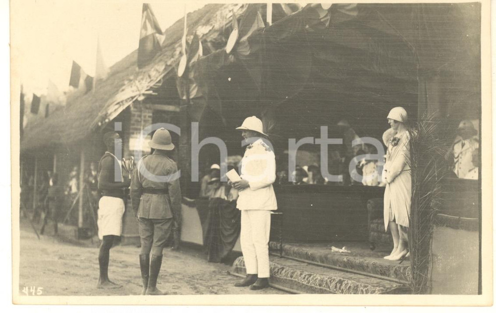 1928 CONGO BELGE Roi Albert Ier - Remise de la Coupe du Commerce - Photo Fotografia originale d'epoca, scattata durante la visita dei sovrani Alberto I ed Elisabetta del Belgio in Congo.Timbro del fotografo al verso.FOTOGRAFO: L&eacute;opold Gabriel - Panda - KatangaFORMATO: 14x9 cmCONDIZIONI: G    originale e autentica 1
