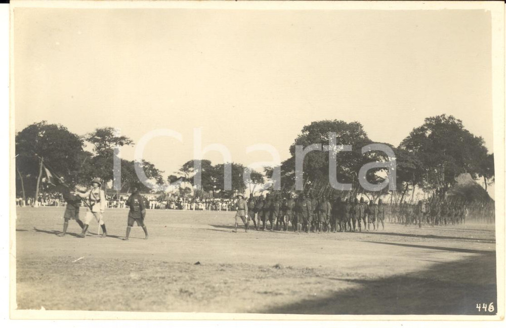 1928 CONGO BELGE Visite roi Albert Ier - Défilé militaire *Photo L. GABRIEL Fotografia originale d'epoca, scattata durante la visita dei sovrani Alberto I ed Elisabetta del Belgio in Congo.FOTOGRAFO: L&eacute;opold GabrielFORMATO: 14x9 cmCONDIZIONI: G     originale e autentica 1