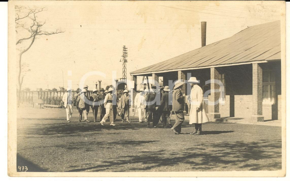 1928 KATANGA CONGO Roi Albert Ier visite installations minières UMHK (2) Fotografia originale d'epoca, scattata durante la visita dei sovrani Alberto I ed Elisabetta del Belgio in Congo.FOTOGRAFO: L&eacute;opold Gabriel - Panda - KatangaFORMATO: 14x9 cmCONDIZIONI: FAIR (lievi macchie)    originale e autentica 1