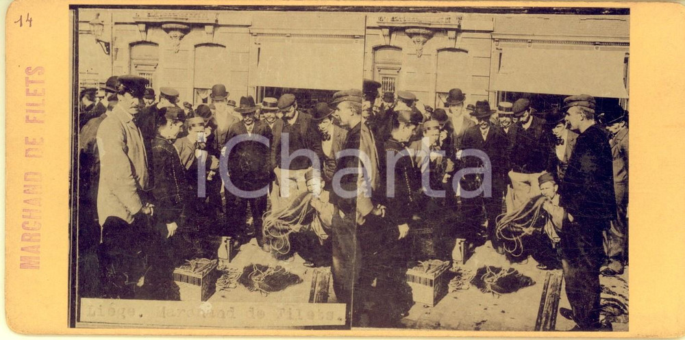 1890 ca LIEGE (BELGIQUE) Marchand de filets - RARE Stereoscopic photo Fotografia stereoscopica d'epoca, su cartoncino rigido.FORMATO: 17x8 cmCONDIZIONI: G    originale e autentica 1