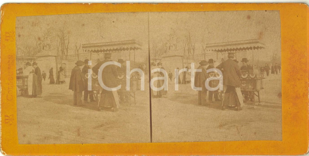 1890 ca NAMUR (BELGIQUE) Vendeurs au parc  - RARE Stereoscopic photo FRITZ Fotografia stereoscopica d'epoca, su cartoncino rigido.FORMATO: 17x8 cmCONDIZIONI: GFOTOGRAFO: Fritz - Namur    originale e autentica 1