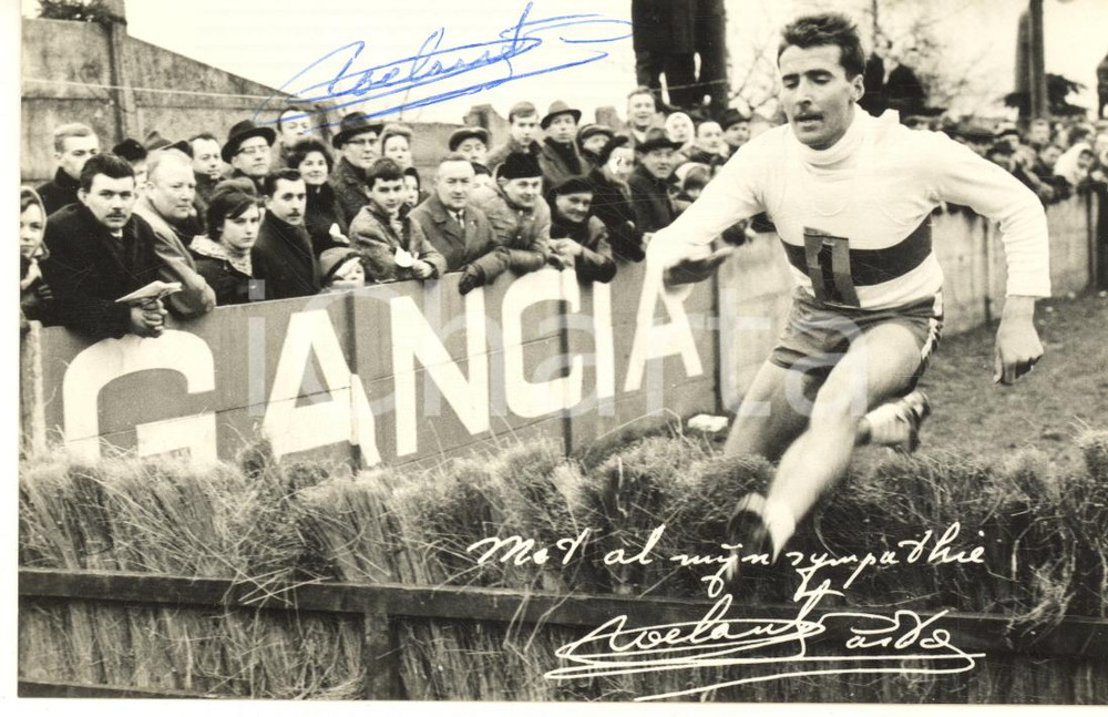 1970 ca ATLETICA SIEPI Gaston ROELANTS - Sponsor GANCIA *Foto seriale AUTOGRAFO Fotografia seriale autografata.CONDIZIONI: GFORMATO: 14x9 cm    originale e autentica 1