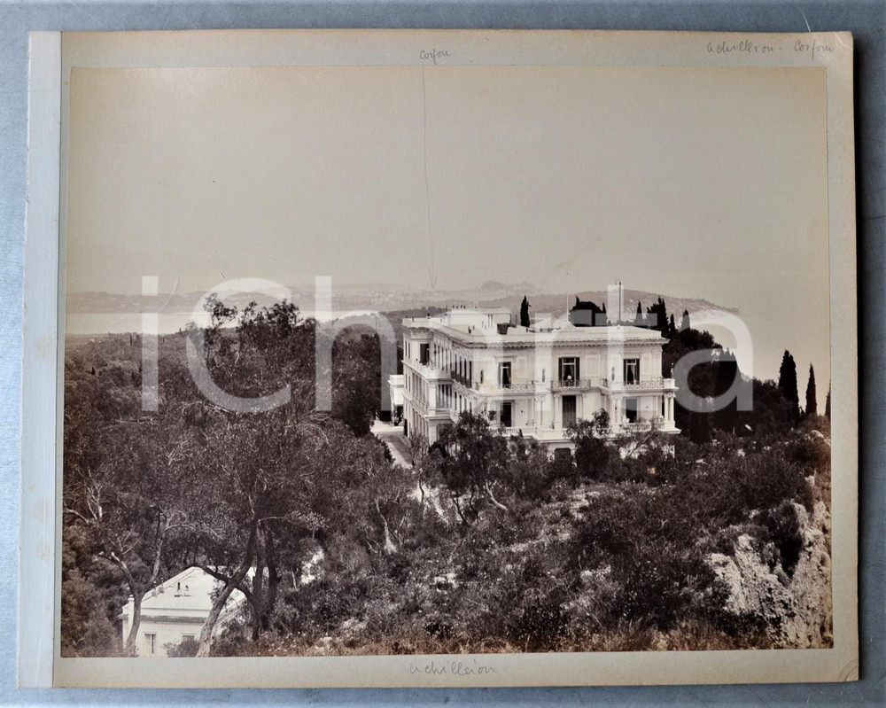 1900 ca GREECE CORFU Island - Achilleion Palace - Albumen aerial photo 30x24 cm  Fotografia d'epoca originale, stampata all'albumina e montata su cartoncino.CONDIZIONI: fair (lievi increspature alla pellicola e piccole smussature angolari al cartoncino)FORMATO: 30x24 cm     originale e autentica 1