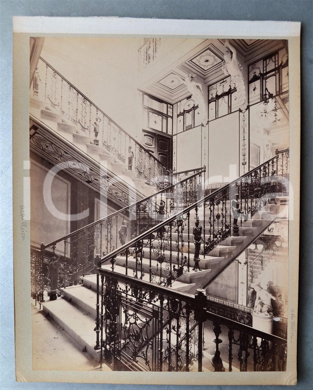 1900 ca GREECE CORFU - Achilleion Palace - Main staircase ^Albumen photo 24x30  Fotografia d'epoca originale, stampata all'albumina e montata su cartoncino.Margine superiore telato.CONDIZIONI: F (lievi smussature angolari al cartoncino; piccoli ingiallimenti centrali)FORMATO: 24x30 cm     originale e autentica 1