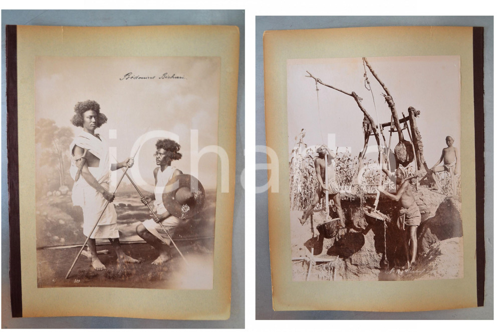 1880 ca EGYPTE - Adelphoi ZANGAKI - Bédouins Bichari - Chalouf *2 photos Coppia di fotografie originali d'epoca, stampate all'albumina e montate sui due lati di un cartoncino rigido (telato a un margine).Le fotografie recano didascalia, numero e firma al negativo. Didascalie originali: - "n&deg; 319 B&eacute;douins Bichari" - "n&deg; 767 Chalouf a la Aut Egypte"FOTOGRAFO: George e Constantinos Zangakis (Adelphoi Zangaki)CONDIZIONI: GFORMATO: 35x27 cm (cartoncino); 22x28 cm (fotografie)    originale e autentica 1