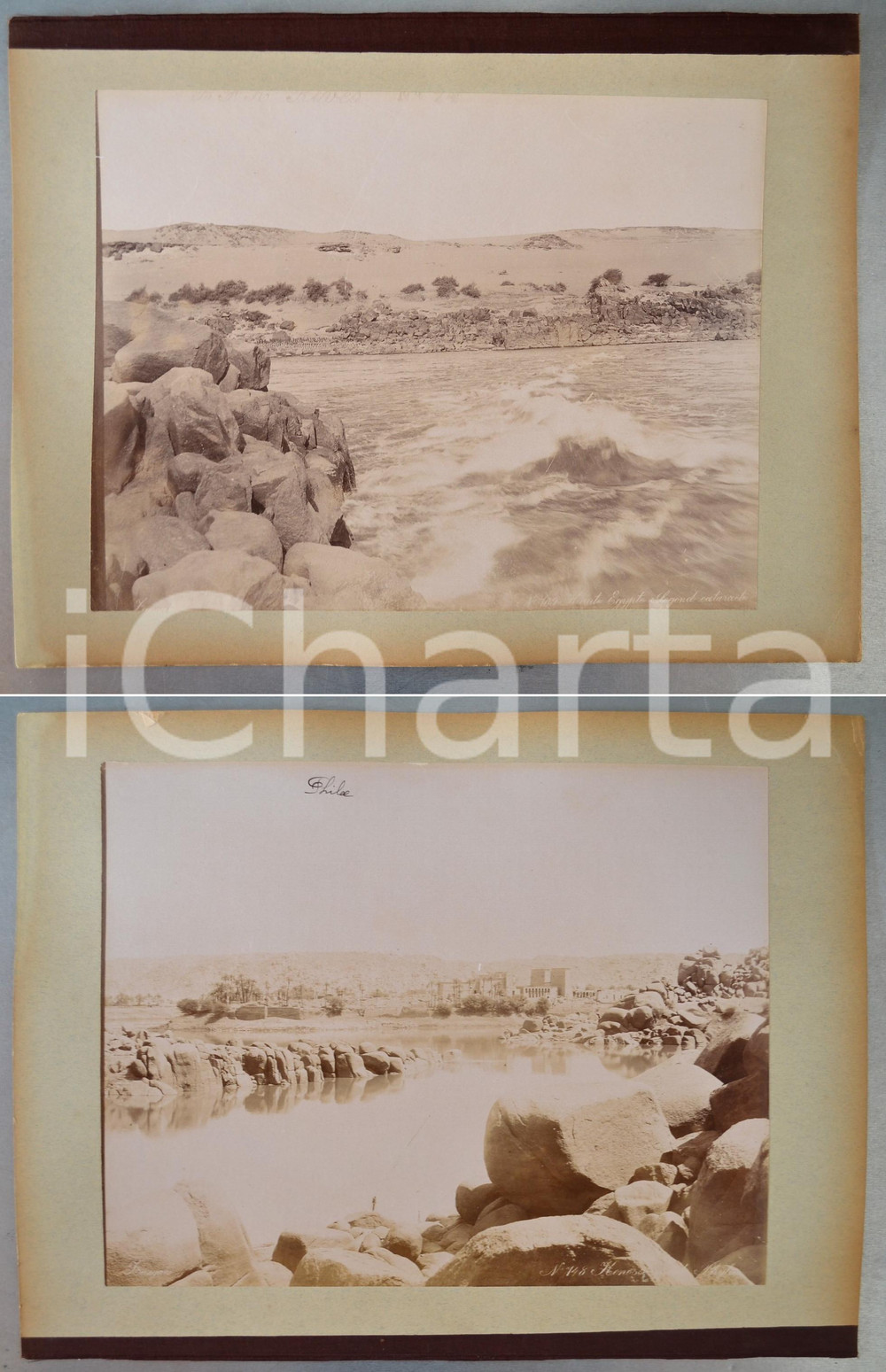 1880 ca EGYPTE Adelphoi ZANGAKI - Cataractes du Nil / KONOSSO *2 photos Coppia di fotografie originali d'epoca, stampate all'albumina e montate sui due lati di un cartoncino rigido (telato a un margine).Le fotografie recano didascalia, numero e firma al negativo. Didascalie originali: - "n&deg; 769 Haute Egypte Segond cataracte" - "n&deg; 748 Konosso pr&egrave;s de Phylae"FOTOGRAFO: George e Constantinos Zangakis (Adelphoi Zangaki)CONDIZIONI: GFORMATO: 35x27 cm (cartoncino); 22x28 cm (fotografie)    originale e autentica 1