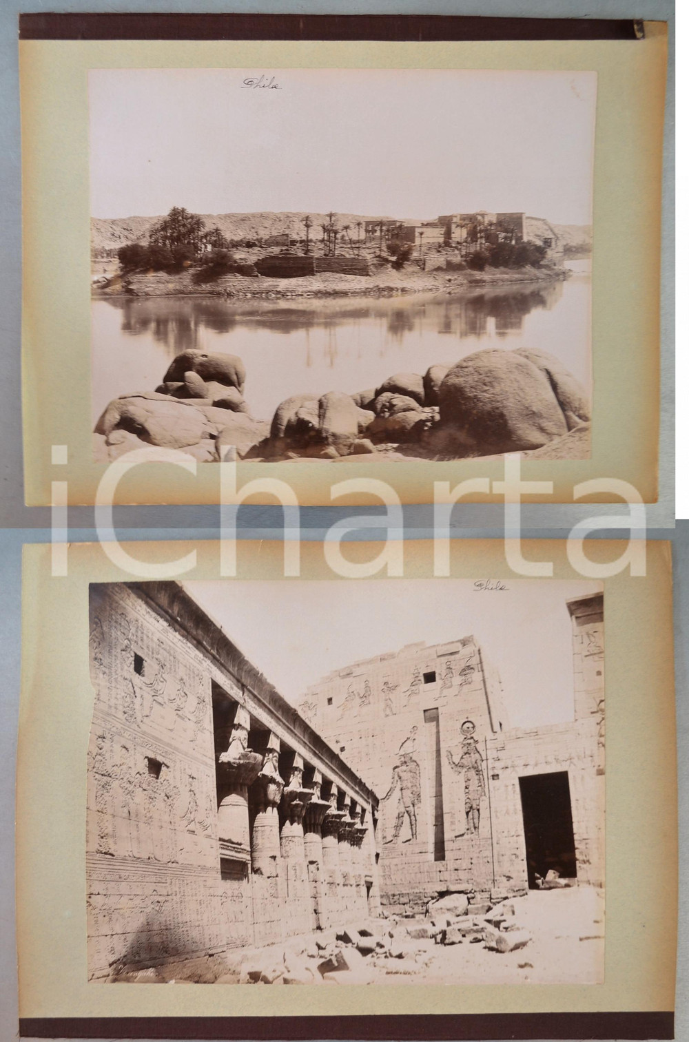 1880 ca EGYPTE - Adelphoi ZANGAKI - PHYLAE Temple - Vue *2 photos Coppia di fotografie originali d'epoca, stampate all'albumina e montate sui due lati di un cartoncino rigido (telato a un margine).Le fotografie recano didascalia, numero e firma al negativo. Didascalie originali: - "n&deg; 751 Phylae pointe de l'ile..." - "Phylae"FOTOGRAFO: George e Constantinos Zangakis (Adelphoi Zangaki)CONDIZIONI: GFORMATO: 35x27 cm (cartoncino); 22x28 cm (fotografie)    originale e autentica 1
