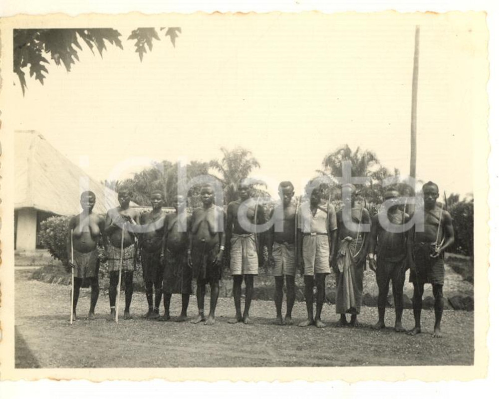 1930 ca CONGO BELGA - Tribù di pigmei (2) Foto 10x8 cm  Fotografia d'epoca. GOOD/buono  Formato: 10x8 cm originale e autentica 1