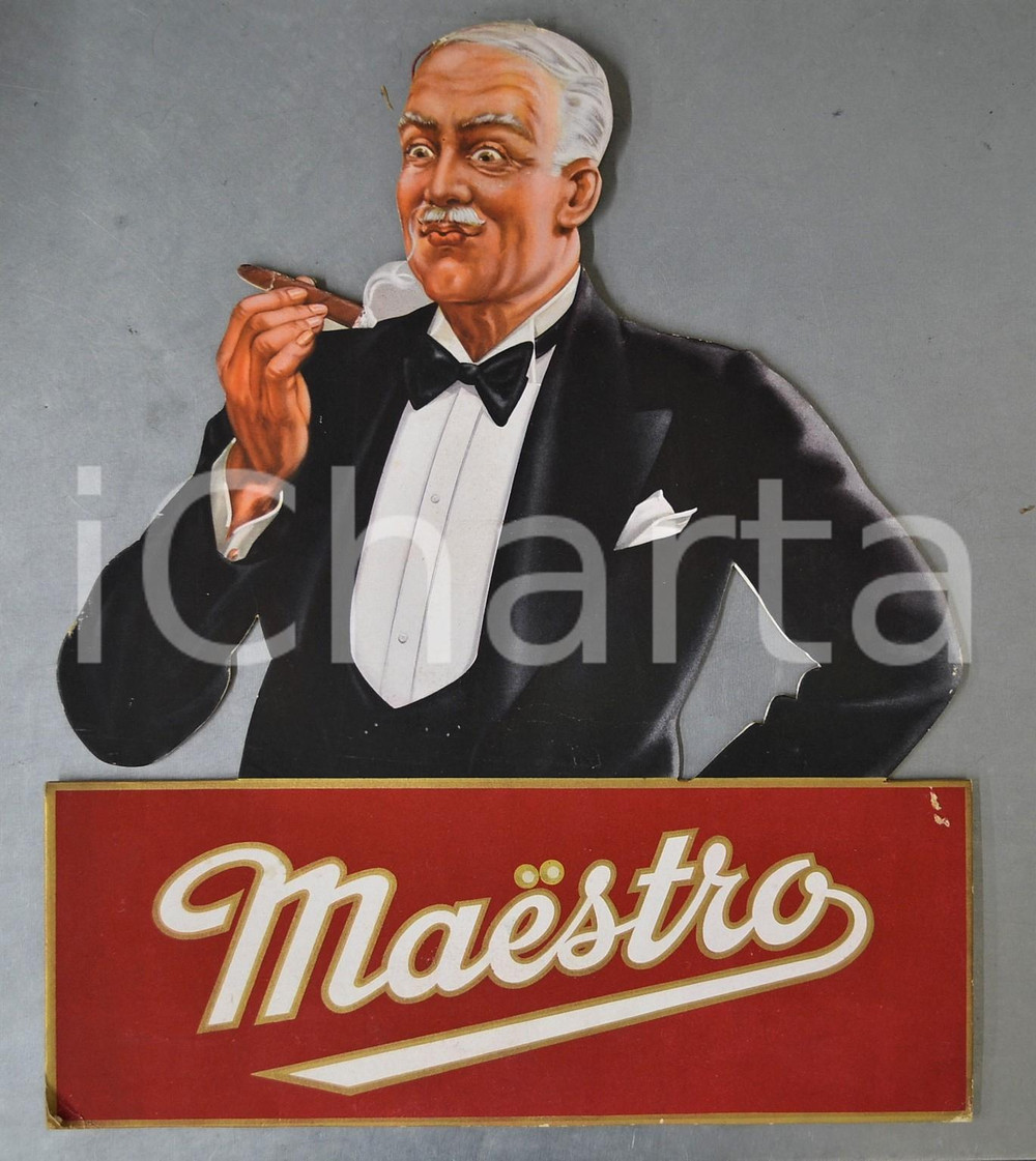 1950 ca BELGIUM - MAESTRO Cigars - Cardboard standing advertising 36x43 cm Pannello pubblicitario d'epoca, realizzato in forma di sagoma, per l'esposizione in verticale. FAIR/discreto sbrecciatura angolare Formato: 36x43 cm originale e autentica 1