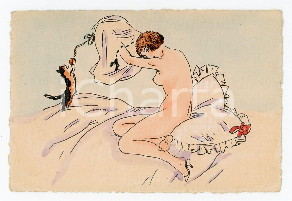 1930ca VINTAGE EROTIC Nude woman wearing nightgown with cat - Hand-painted  Cartoncino illustrato d'epoca, colorato a mano.CONDIZIONI: FFORMATO: 13x9 cm    originale e autentica 1