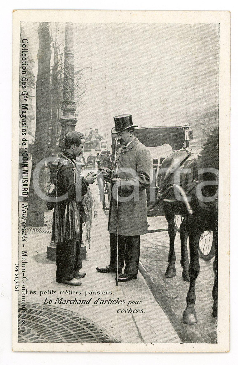 1910 ca PARIS Marchand d'articles pour cochers - Carte postale COIN MUSARD  Cartolina postale d'epoca, non viaggiata.Pubblicit&agrave; dei Grands Magasins "Au Coin Musard".CONDIZIONI: GFORMATO: FP    originale e autentica 1