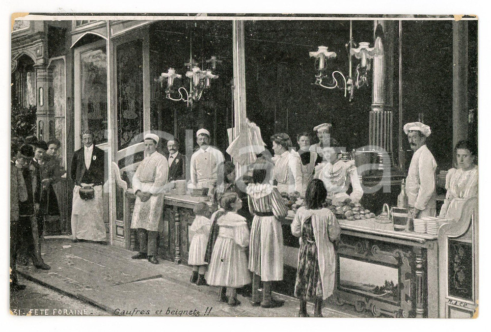 1905 ca PARIS Fête Foraine - Gaufres et beignets - Carte postale ANIMEE  Cartolina postale d'epoca, non viaggiata.CONDIZIONI: G (minime abrasioni al lato superiore)FORMATO: FP    originale e autentica 1