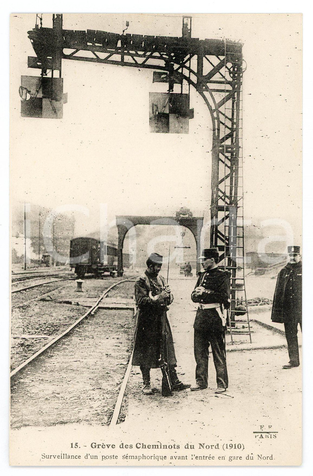 1910 PARIS Grève Cheminots du Nord - Surveillance poste sémaphorique - Postcard  Cartolina postale d'epoca, non viaggiata.  GOOD/buono  FORMATO: 9x14 cm originale e autentica 1