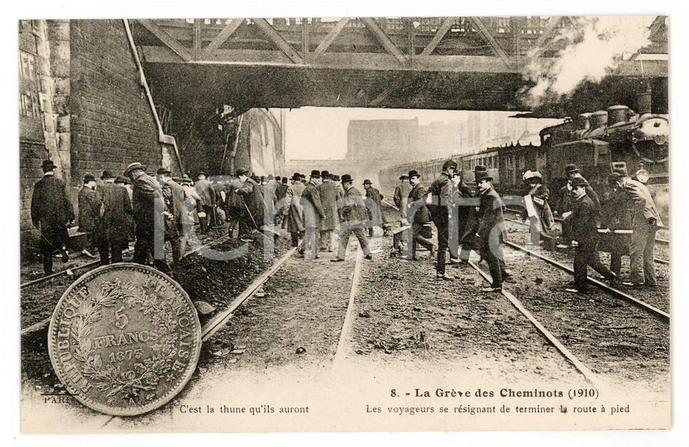 1925 ca FRANCE Grève des cheminots de 1910 Voyageurs continuent à pied  Cartolina postale d'epoca, non viaggiata. GOOD/buono  Formato: 14x9 cm originale e autentica 1