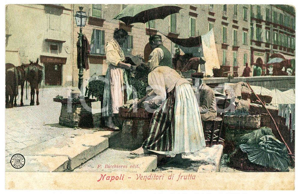 1910 ca NAPOLI Venditori di frutta - Cartolina ANIMATA FP NV  Cartolina postale d'epoca, non viaggiata.CONDIZIONI: FAIR (bruniture diffuse)FORMATO: FP    originale e autentica 1