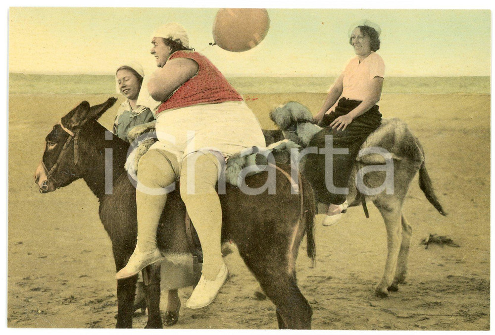 1950ca FRANCE - HUMOUR Fat woman playing with a balloon on a donkey - Postcard 1  Cartolina postale d'epoca, non viaggiata.CONDIZIONI: FAIRFORMATO: FP     originale e autentica 1
