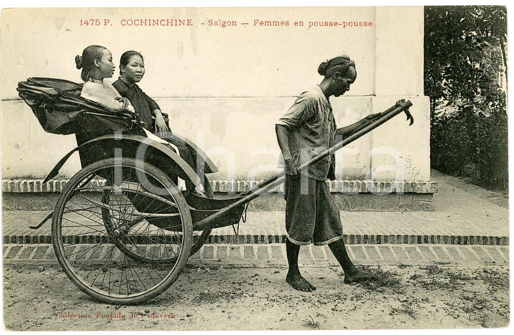 1910 ca SAIGON (VIETNAM) Femmes en pousse-pousse - Carte postale COCHINCHINE  Cartolina postale d'epoca, non viaggiata.CONDIZIONI: G FORMATO: FPEDITORE: Ponjade de Jadeveze    originale e autentica 1