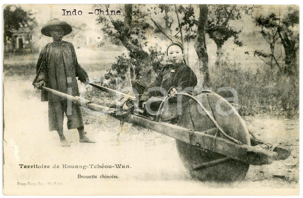 1910 ca KWANGCHOWAN (CHINA) Brouette chinose - Carte postale INDOCHINE FRANCAISE  Cartolina postale d'epoca, scritta ma non viaggiata.CONDIZIONI: FAIR (residuo bianco al lato sinistro)FORMATO: FP    originale e autentica 1