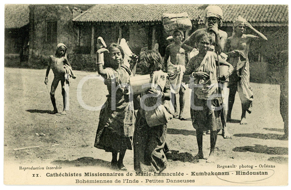 1910 ca KUMBAKONAM (INDIA) Bohémiennes - Petites danseuses - Carte postale  Cartolina postale d'epoca, non viaggiata.CONDIZIONI: GFORMATO: FPEDITORE: Catechistes Missionnaires de Marie Immacul&eacute;e - Kumbakonam - Hindoustan    originale e autentica 1