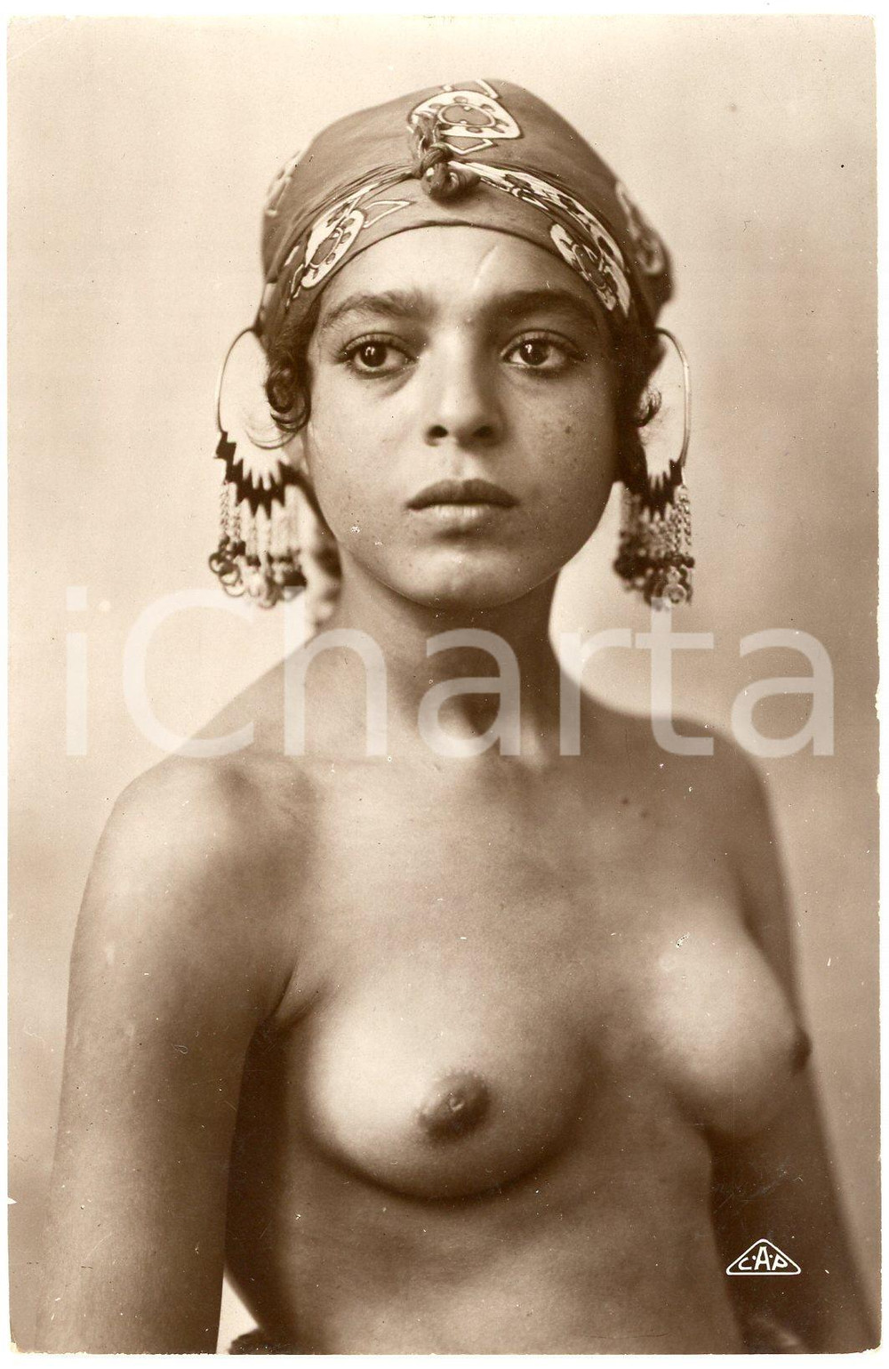 1920 ca ETHNIC NUDE NORTH AFRICA Beauté Arabe - Antinea la charmeuse - Postcard Cartolina postale d'epoca, non viaggiata.FORMATO: FPCONDIZIONI: G (minima piegatura angolare)    originale e autentica 1
